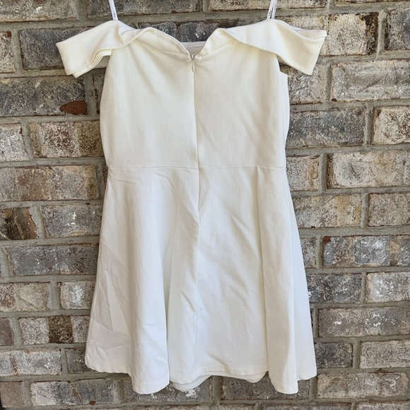 Lulu’s white off shoulder dress, lined from waist down - Picture 2 of 2